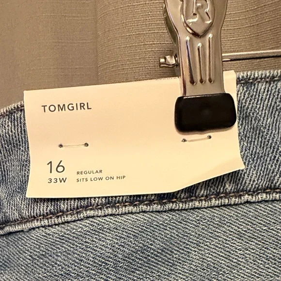 American Eagle Tomgirl low hip Jean - Picture 4 of 10